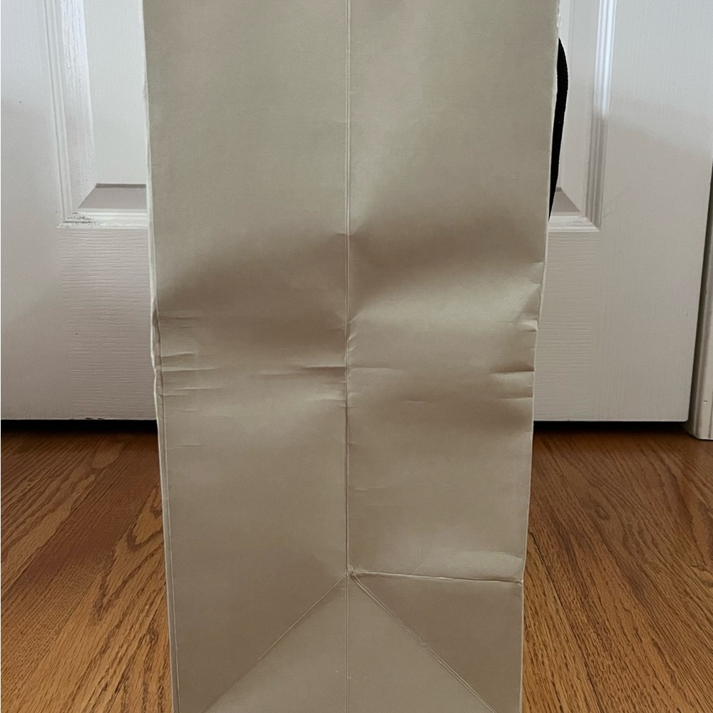 Burberry large shopping bag with plaid interior. - Picture 4 of 10